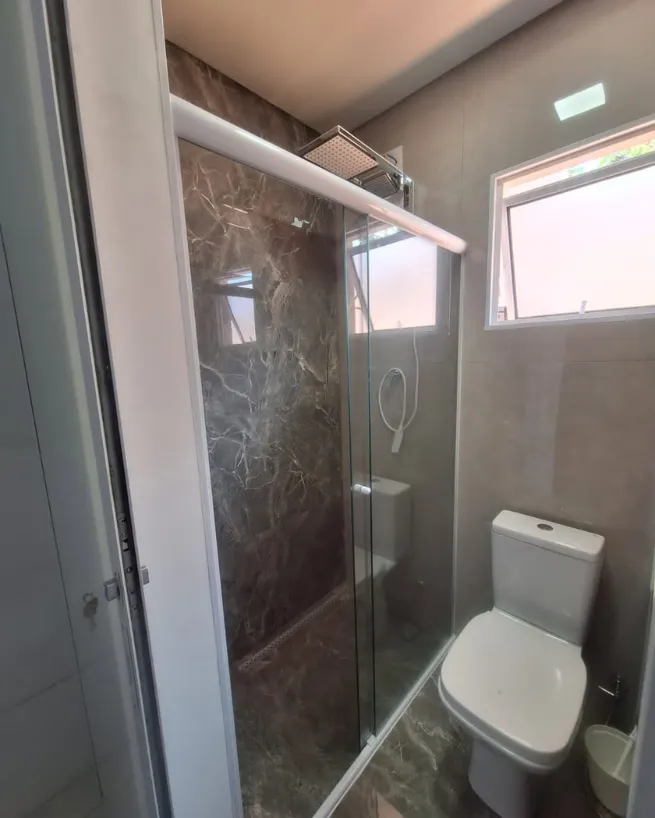 Box para Banheiro em Conchas - banheiro com vidro transparente
