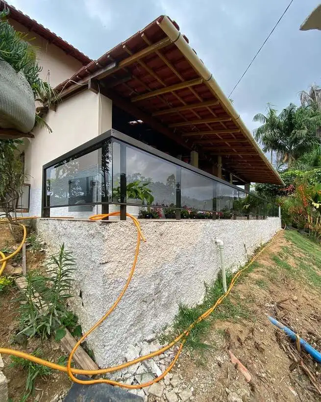 Guarda-corpo de vidro em Barra Bonita para desnível residencial