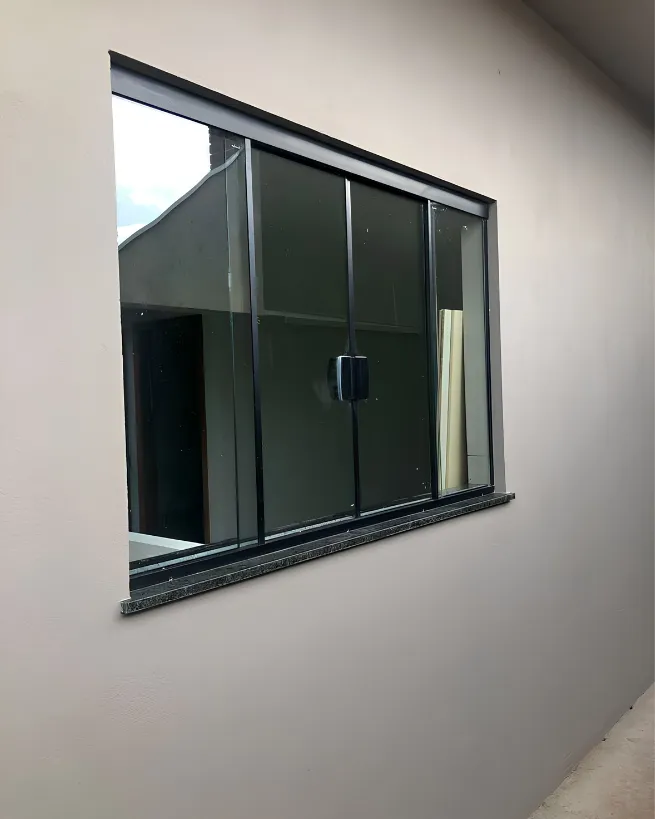 Janela de vidro em Hortolândia - acabamento limpo em janela de vidro